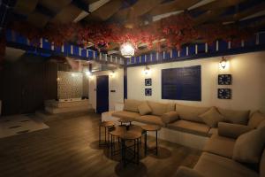 1BR 65 TV Greek-Style Rooftop Self-Entry 28