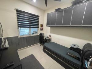 Cenderawasih Semi-D Homestay