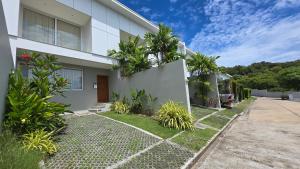 Modern House Near The Beach