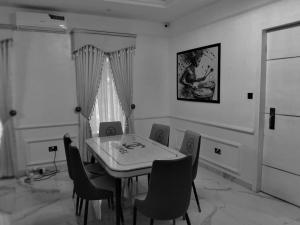 Evarest Metrostay Global