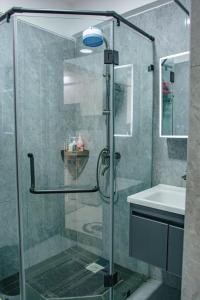 Modern 1 BR City views Kilimani 12th floor Luxury