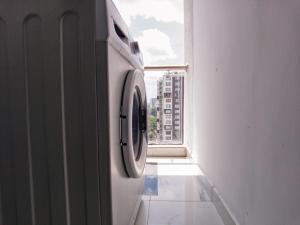 Modern 1 BR City views Kilimani 12th floor Luxury