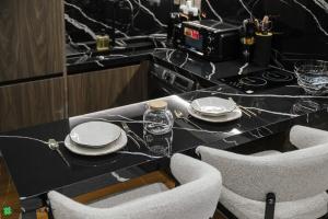 Clever Guest 031 Dubai Gate 2