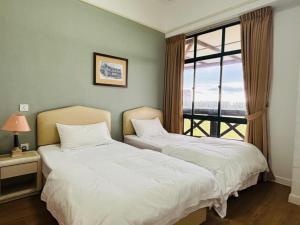 Seaside View, Heart of the city, Mahkota Costa