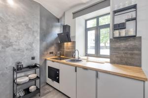 Cozy Designer Flat in Riga with Free Parking