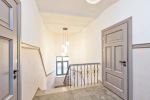 Cozy Designer Flat in Riga with Free Parking