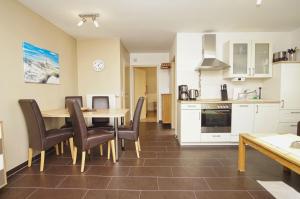 Balkon mit Meerblick, gratis Nutzung vom AHOI Erlebnisbad und Sauna in Sellin - Haus De niege Wech FeWo 03