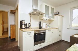 Balkon mit Meerblick, gratis Nutzung vom AHOI Erlebnisbad und Sauna in Sellin - Haus De niege Wech FeWo 03