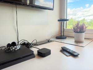 2 rooms in 100 sqm apt