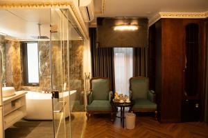 Luxury Hotel - Số 3 , Ngõ 12 Nguyễn Khiêm Ích , Trâu Quỳ , Gia Lâm , Hà Nội