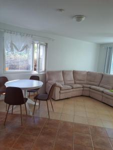 52m2 appartment near the city and the lake
