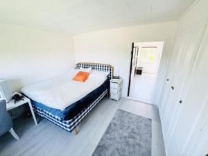 Bright 4BR Hilltop Villa Close to Gothenburg City