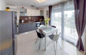 Gorgeous Apartment In Veprinac