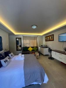 Immaculate,Alttrative &Modern 6 minutes away from the beach