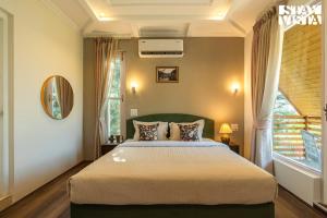 StayVista at Emaarat Chalet with BBQ & Bonfire