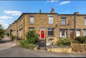 Summer Lane Business Stays 3 Bedrooms 6 Beds Ideal For Longer Stays-Near M1