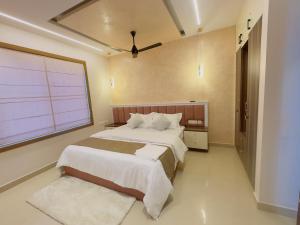 Bayfront Bliss - Flat 3BHK in Calicut Beach-Wakeup to stunning views