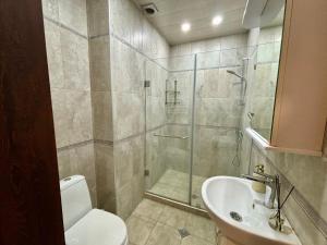 Luxury 2 Bedroom Apartment with Parking & Mtatsminda View Alexidze 13