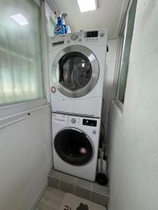 Hongs house 홍대 메인거리 3분 상수역 2분 DMC역 8분 이중보안 출입문