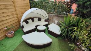 Nice Renovated Studio With Garden Pool Air Conditioning 4 Sleeps