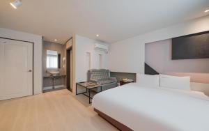 Song-Jeong Bay Hotel