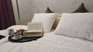 Просторная, винтажная квартира возле метро Позняки