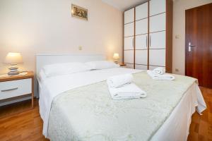 Apartment By The Sea