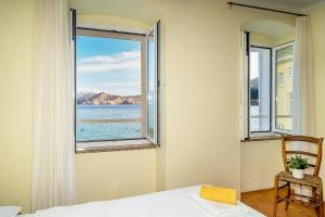 Apartment By The Sea