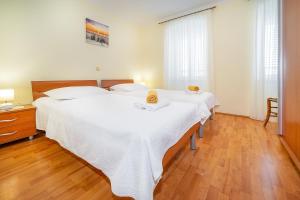 Apartment By The Sea