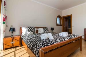 Luxury Villa with Private Pool, Gym & Leisure Room by Gale Beach LM25