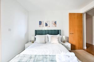Host My Nest - 2 Bed with Parking by Thames