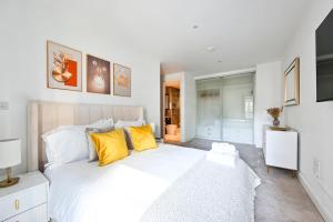 Host My Nest - 2 Bed with Parking by Thames