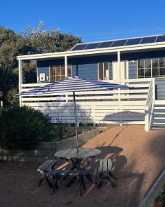 Pet friendly beach cottage in Victoria