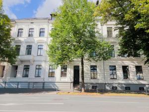 Für Familien & Business - 3 SZ - zentral Wuppertal - Nähe Düsseldorf & Köln - 240 cm Esstisch