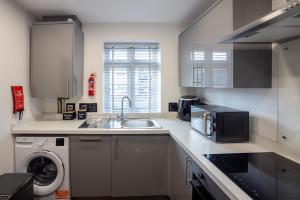 Canary House By RentMyHouse