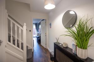 Canary House By RentMyHouse