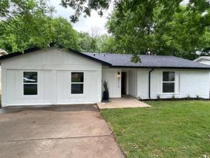 Modern Studio Unit Near Downtown, King Bed, WiFi