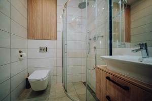 Dolina Wikingów 2-poziomowy apartament w Norweskiej Dolinie z dwoma balkonami i dostępem do strefy Wellness