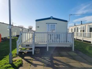 8 Berth 3 bed caravan pet friendly TP56