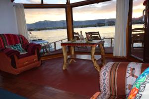 Uros House Lodge Perú