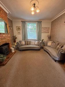 House on the Green Spacious-Super location