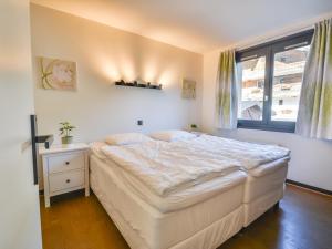 Appartement lumineux, 4 pers, terrasse, 700m centre et télécabine, WiFi, parking, draps inclus - FR-1-684-16