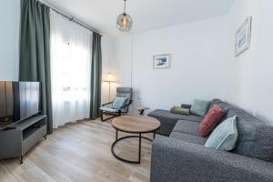 Toboso 1R Beach Living