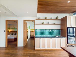 Gold Central Hotel by Haviland