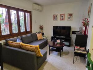 Casa Flamingo - Corner house near beach & boulevard with sea & salt lake view