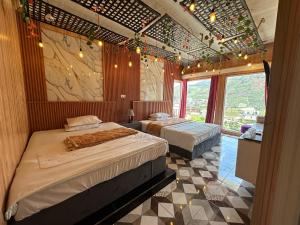 Afton Family Mezzanine 1