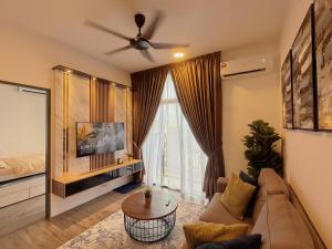 2BR Modern High-Floor with Balcony Near LRT Sri Rampai