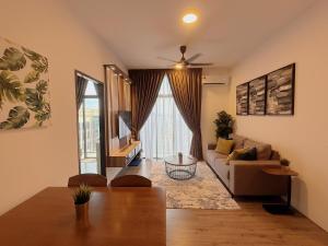2BR Modern High-Floor with Balcony Near LRT Sri Rampai