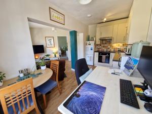 West Street Views 2 - Central apartment with home office