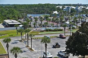 Oceanfront Condo - Balcony Views & Beach Access